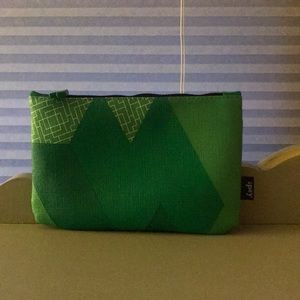 2/10 Ipsy Makeup Bag